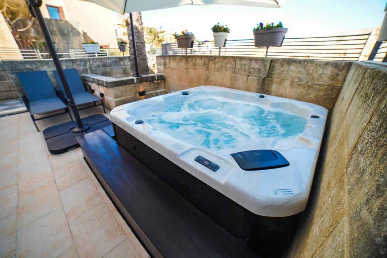 Harbour Views Duplex Maisonette With Jacuzzi Hot Tub Mgarr Dış mekan fotoğraf